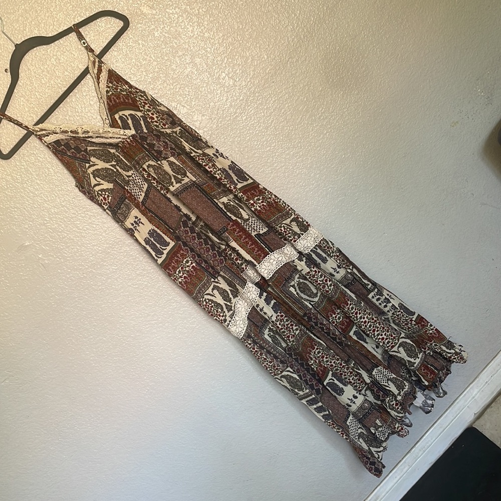 S - twelve maxi dress with lace trim and floral patterns